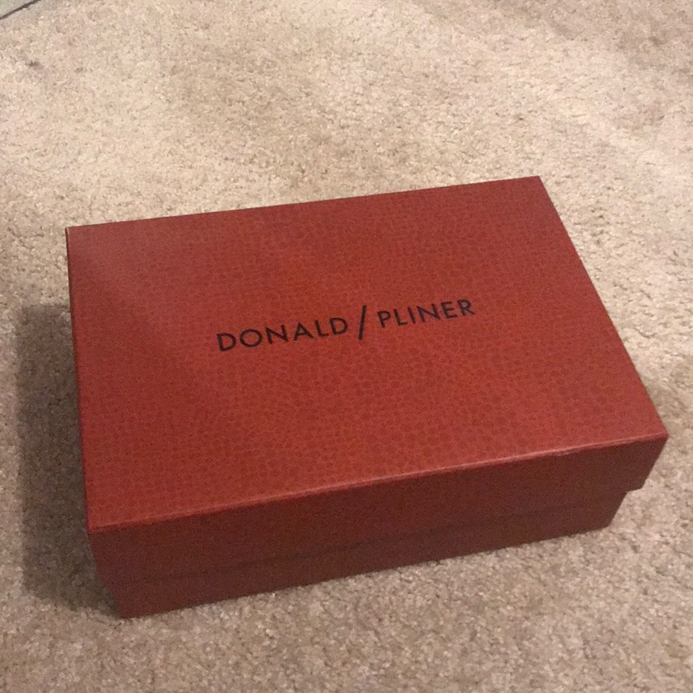 Donald Pliner Black Crepe Elastic Heels - Picture 8 of 8
